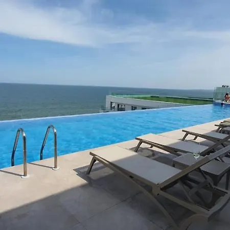 Daire Infinity & Spa Prima Linie La Mare Piscina Infinity La Etj11 Panorama - Parking Private 3*